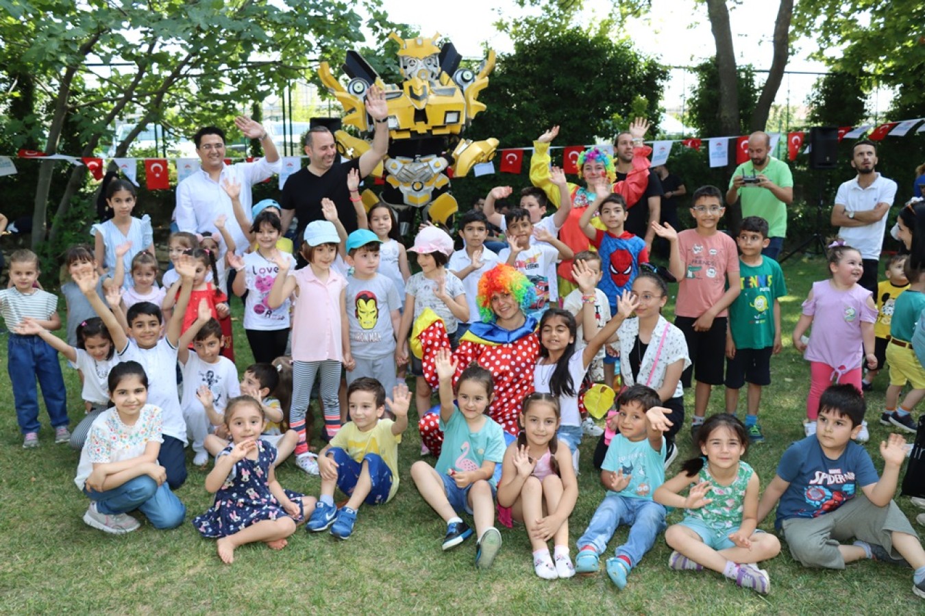 AÇIK HAVA ÇOCUK ETKİNLİĞİNE 4 BİN 500 KİŞİ KATILDI