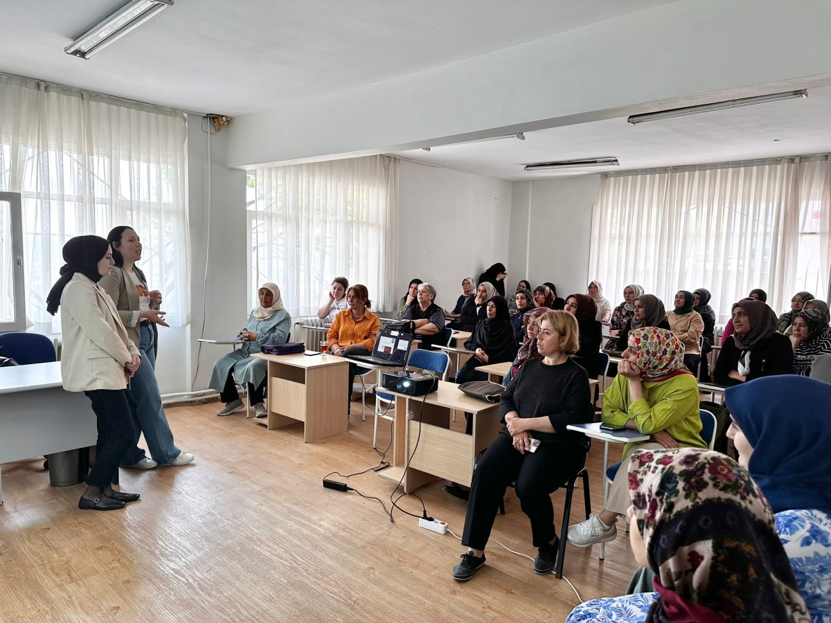 ANNE ÇOCUK İLETİŞİMİ HAKKINDA EĞİTİM VERİLDİ