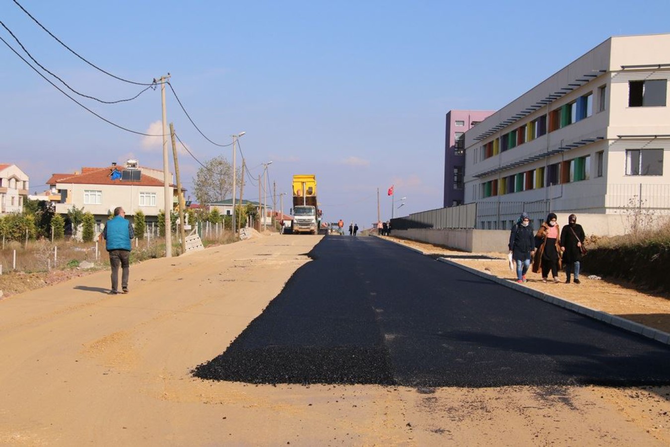 ASFALTLAMA İŞLEMLERİ SON SÜRAT DEVAM EDİYOR