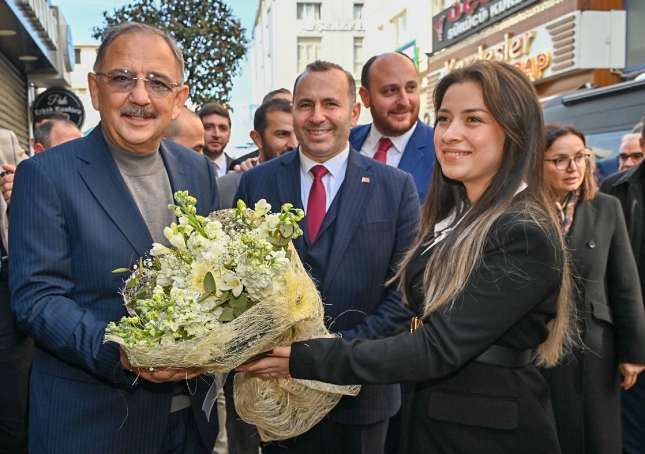 BAKAN ÖZHASEKİ YALOVA’DA BİR DİZİ TEMASTA BULUNDU