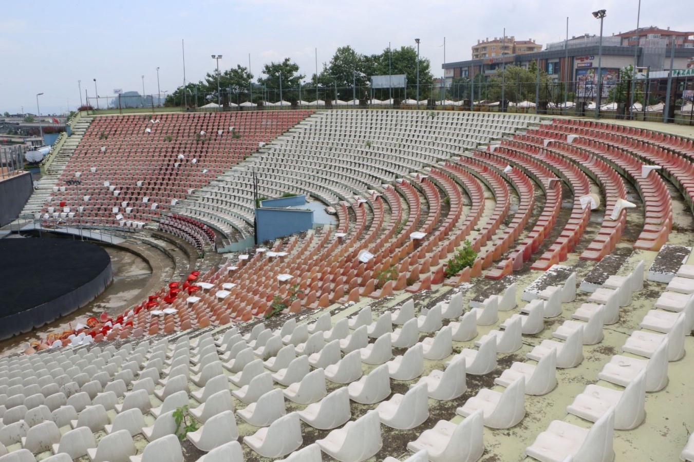 BARIŞ MANÇO AÇIK HAVA TİYATROSUNDA TADİLATA BAŞLANDI