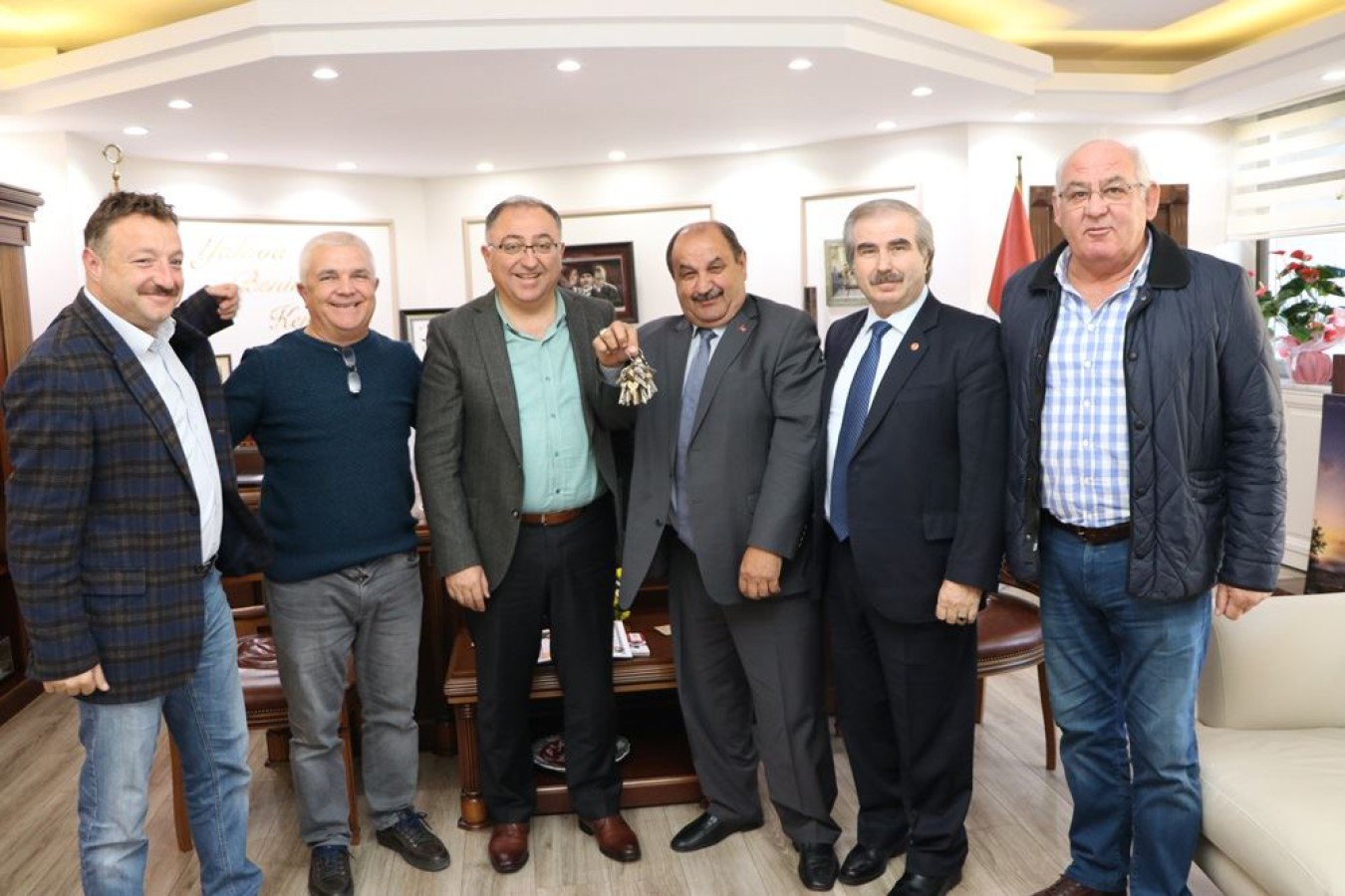 BAŞKAN SALMAN ANAHTARLARI TESLİM ETTİ