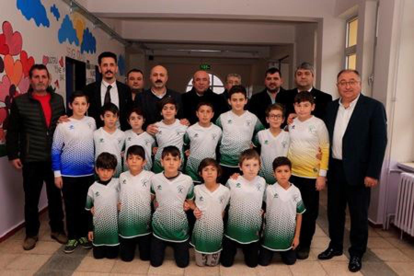 BAŞKAN SALMAN KARDELEN İLK VE ORTAOKULUNU ZİYARET ETTİ