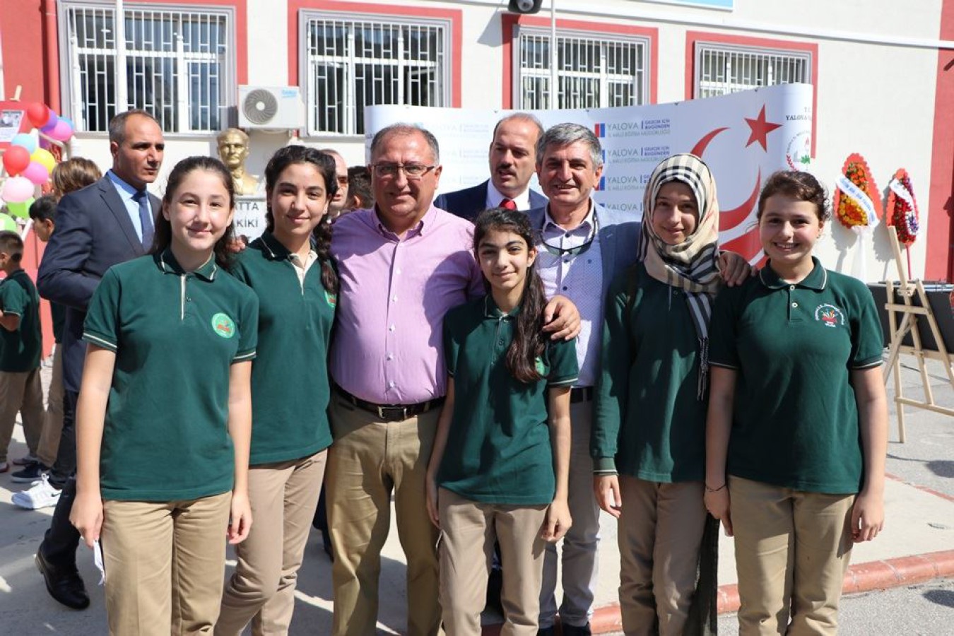 BAŞKAN SALMAN’A ÖĞRENCİLERDEN YOĞUN İLGİ