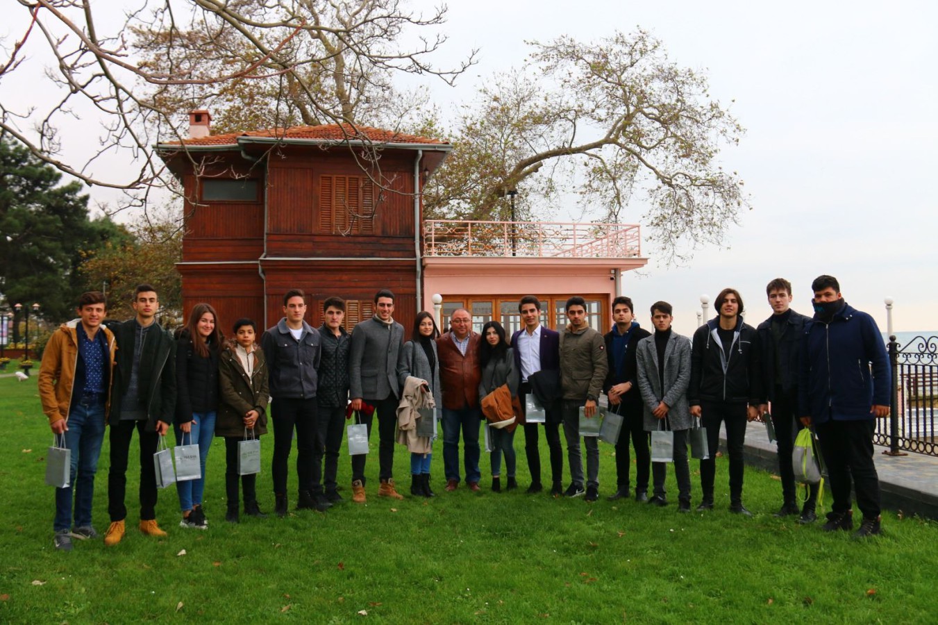 BAŞKAN SALMAN’DAN KÜRESEL İKLİM GREVİNE DESTEK