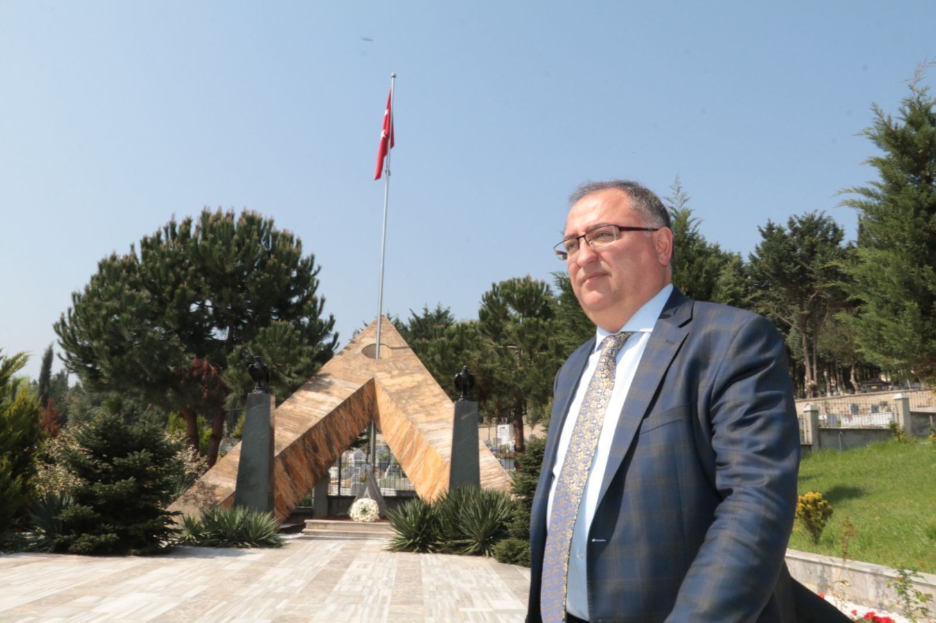 BAŞKAN SALMAN’DAN POLİS ŞEHİTLİĞİ’NE ZİYARET