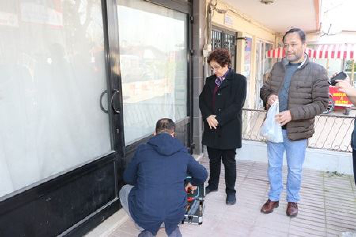 BAŞKAN SALMAN’IN GİRİŞİMLERİYLE KEDİ KURTARILDI