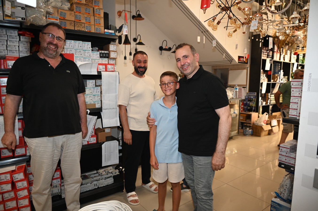 BAŞKAN TUTUK HAFTA SONUNU ESNAFLA GEÇİRDİ