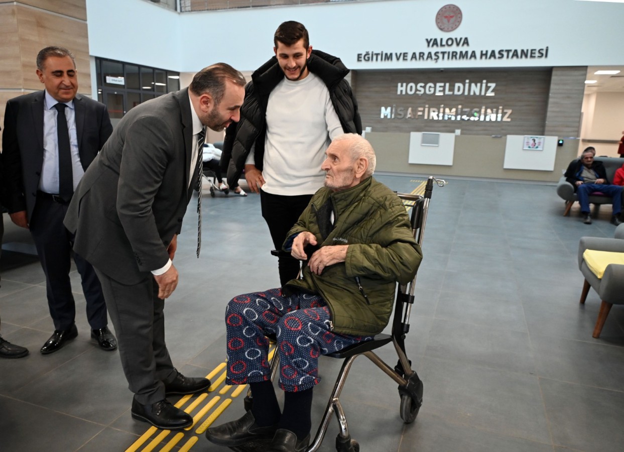 BAŞKAN TUTUK’TAN HASTANE ZİYARETİ