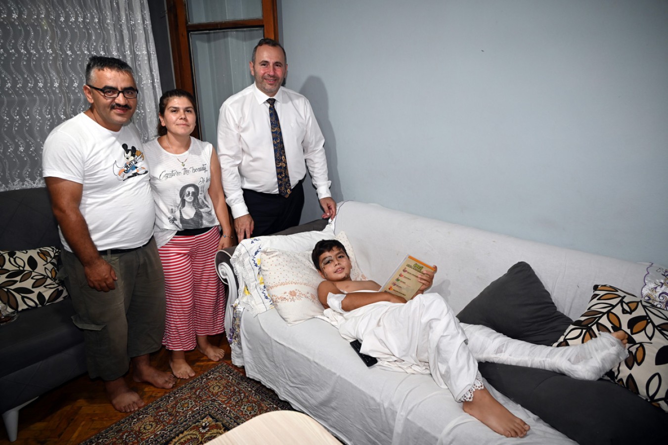 BAŞKAN TUTUK TRAFİK KAZASI GEÇİREN ÇOCUĞUN ÇAĞRISINA KAYITSIZ KALMADI