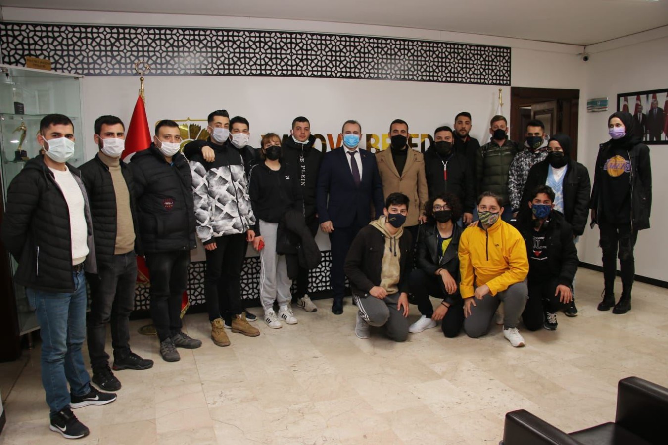 BAŞKAN VEKİLİ TUTUK GENÇ FENERBAHÇELİLERİ MİSAFİR ETTİ