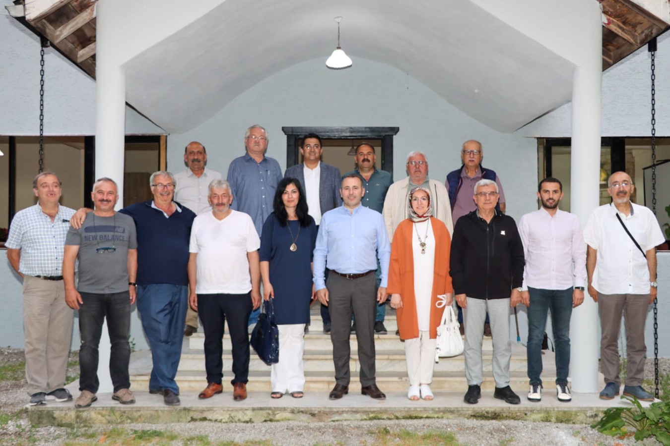 BAŞKAN VEKİLİ TUTUK MUHTARLARLA BULUŞTU