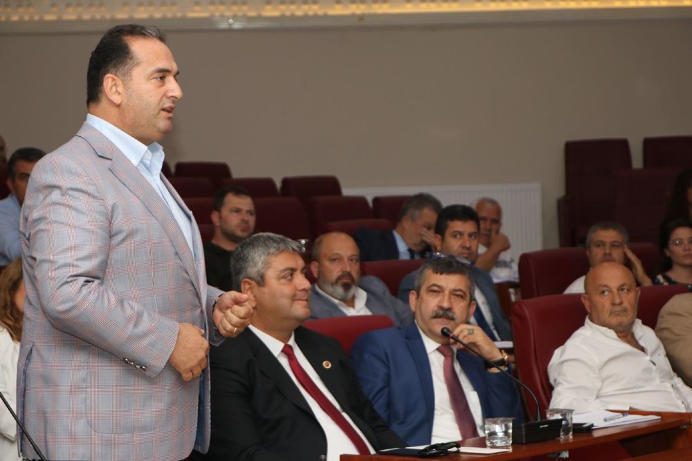 BAŞKAN YARDIMCISI GÜLEÇ,“4 YILLIĞINA KİRALAMAK ABESLE İŞTİGALDİR”