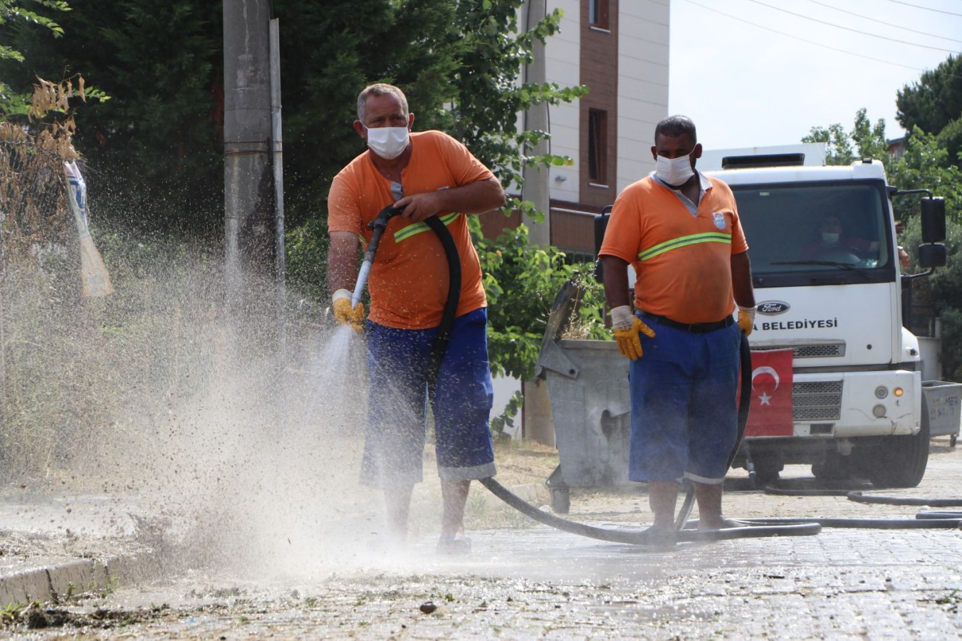 BAYRAKTEPE MAHALLESİ TEMİZLENDİ