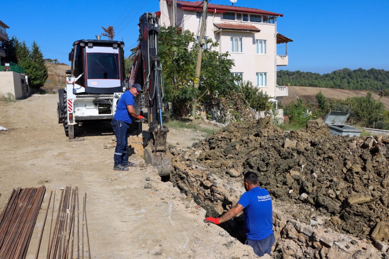 ÇINARLI CADDESİ'NDE YENİ HAT ÇALIŞMALARI DEVAM EDİYOR