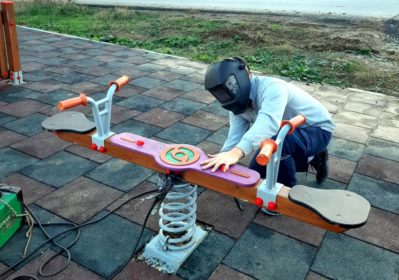 ÇOCUK PARKLARINA BAKIM VE ONARIM