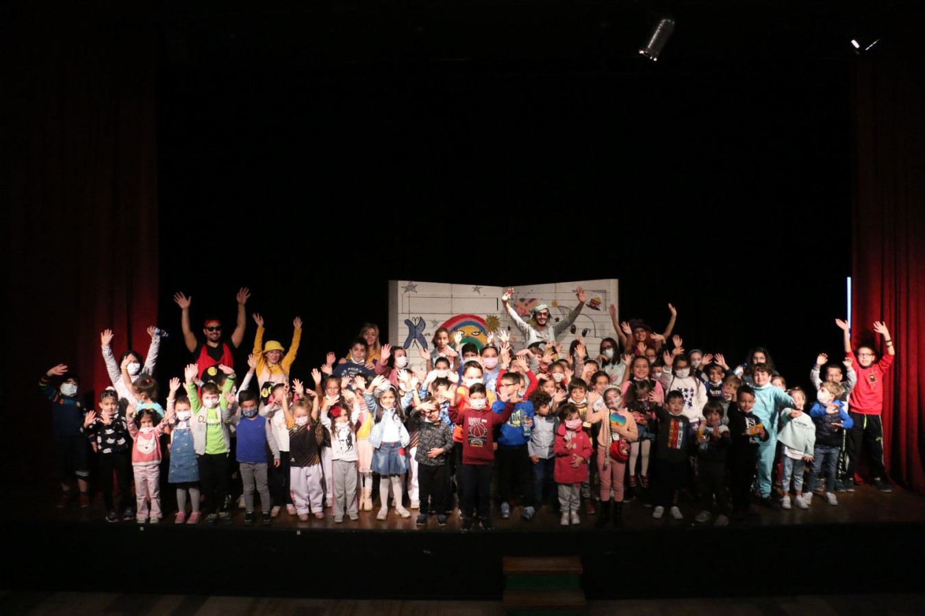 ÇOCUK TİYATROSU CUMARTESİ GÜNLERİNİN VAZGEÇİLMEZİ