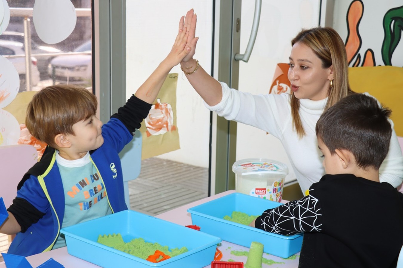 ÇOCUKLAR EĞLENEREK ÖĞRENİYOR