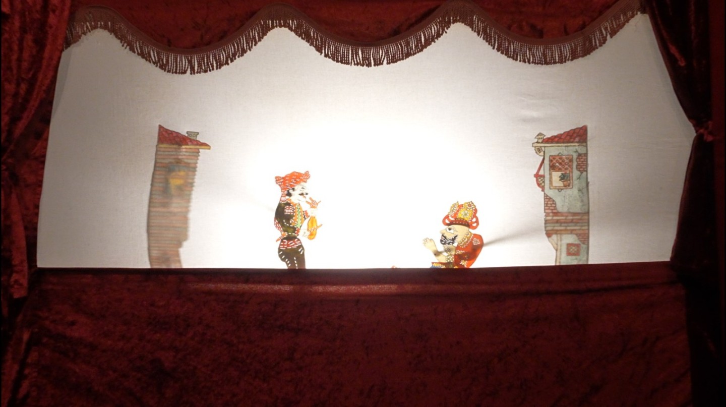 ÇOCUKLAR HACİVAT VE KARAGÖZLE EĞLENDİ