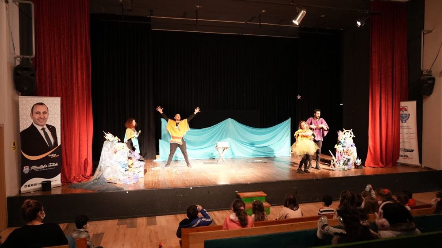 ÇOCUKLARA YÖNELİK TİYATRO ETKİNLİKLERİ DEVAM ETTİ