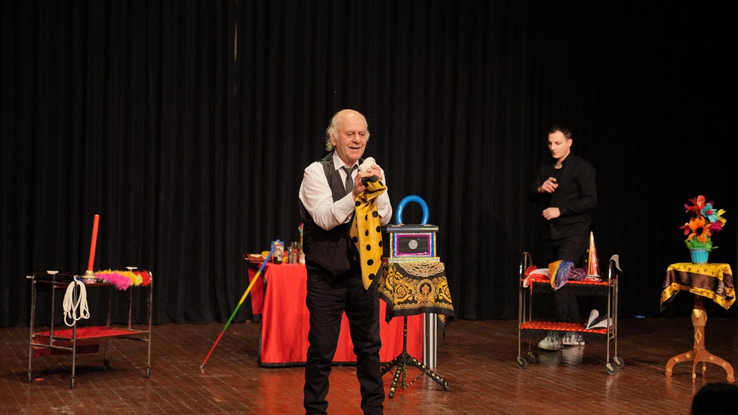 ÇOCUKLARDAN İLLÜZYON GÖSTERİSİNE BÜYÜK İLGİ GÖSTERDİ