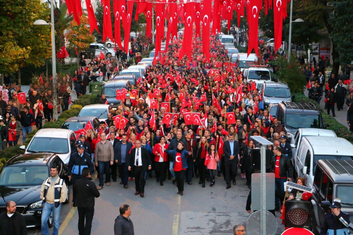 CUMHURİYET BAYRAMI KENTİMİZE YAKIŞIR ŞEKİLDE KUTLANDI