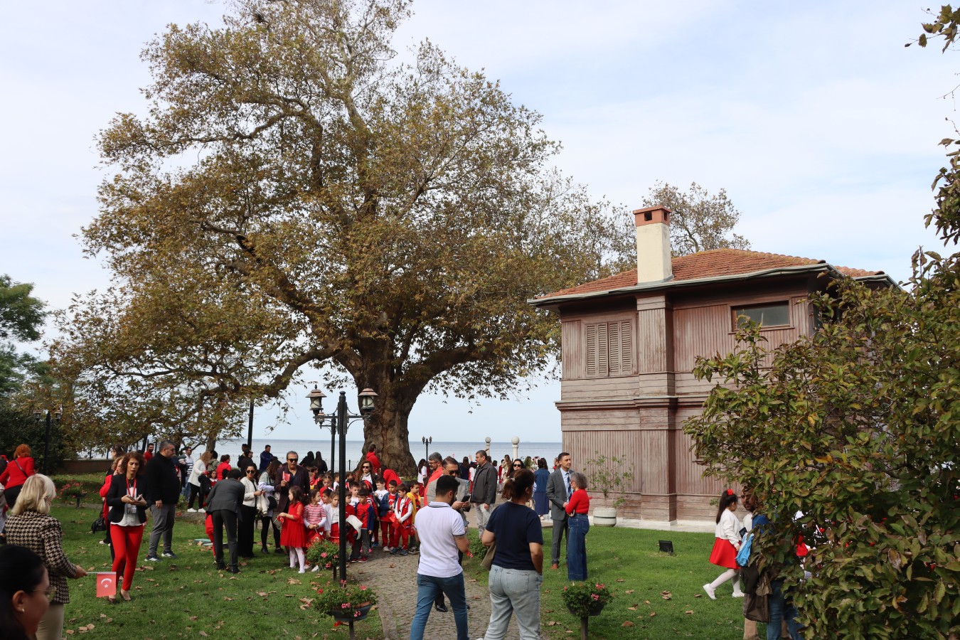 CUMHURİYET BAYRAMI’NDA YÜRÜYEN KÖŞK’E YOĞUN İLGİ