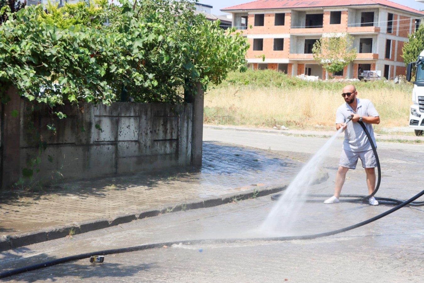 DAHA TEMİZ VE GÜZEL BİR YALOVA İÇİN ÇALIŞMAYA DEVAM