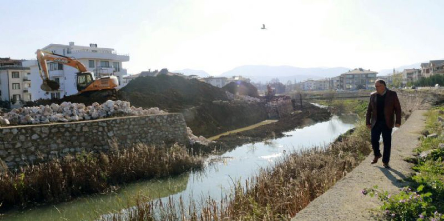 DERE ISLAH ÇALIŞMALARI ARALIKSIZ OLARAK SÜRÜYOR