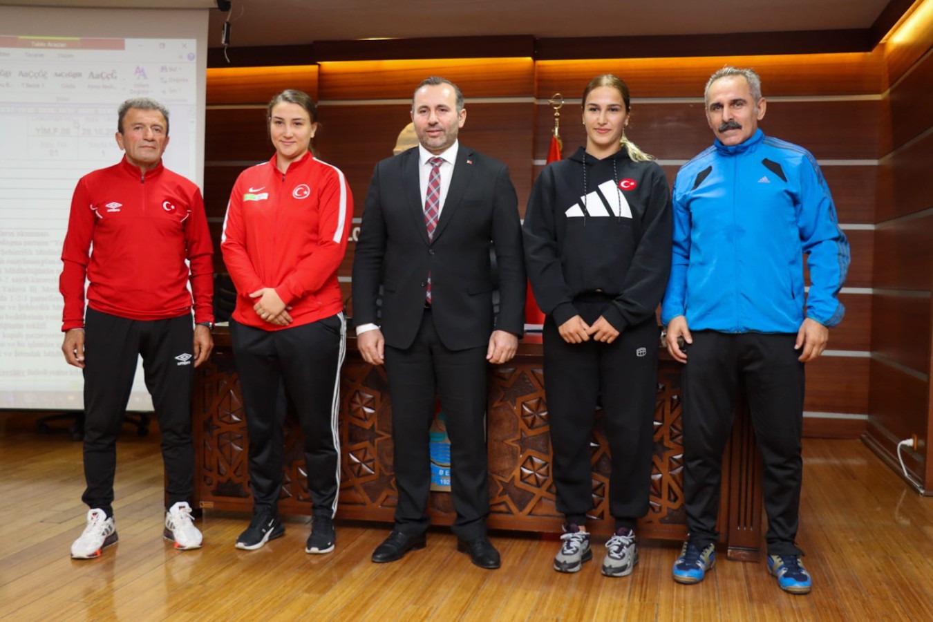 DERECEYE GİREN SPORCULAR TEBRİK EDİLDİ