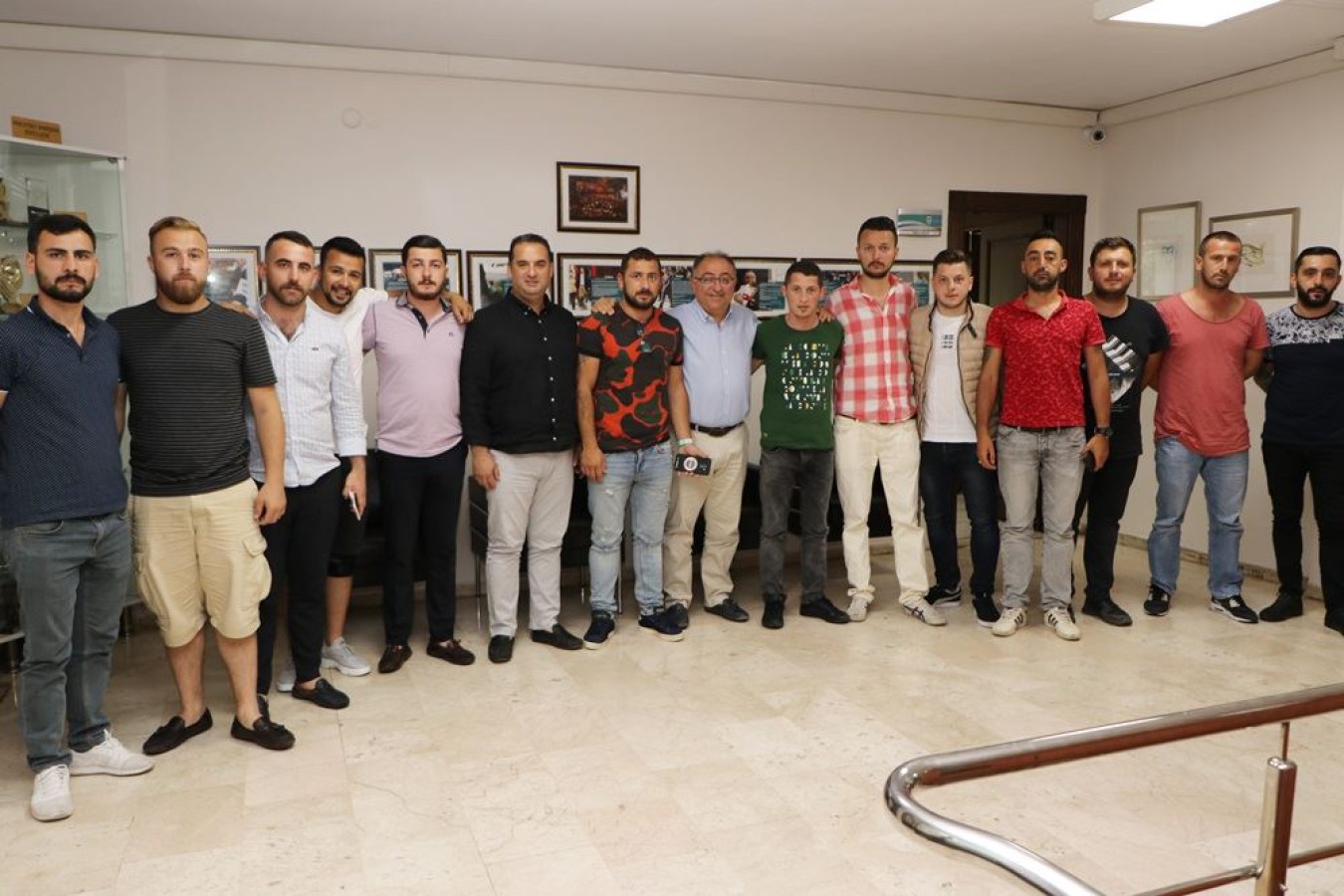 DÜN OLDUĞU GİBİ BUGÜNDE DESTEK VERECEĞİZ