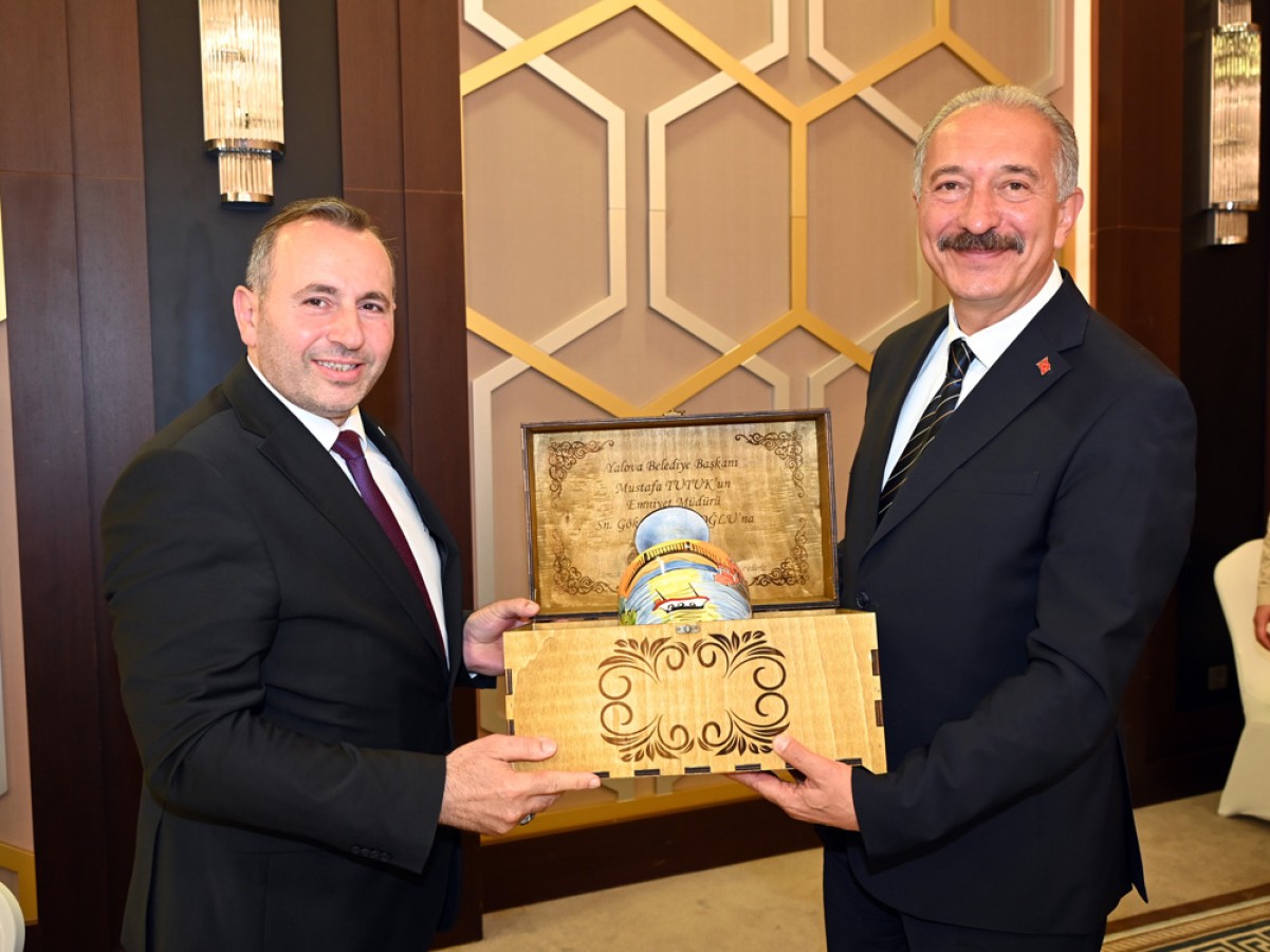 EMEKLİYE AYRILAN EMNİYET MÜDÜRÜNE VEDA GECESİ