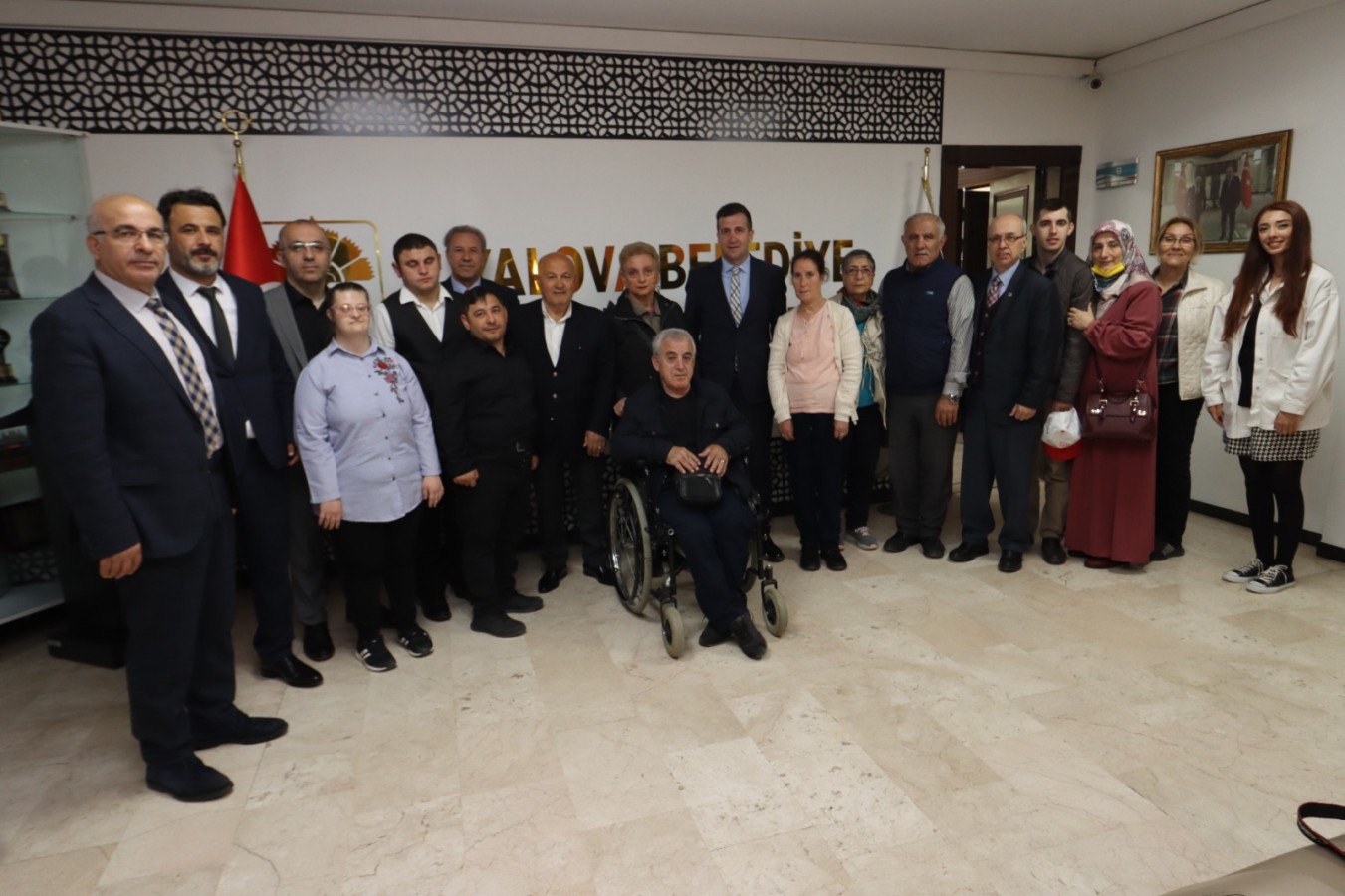 ENGELLİLER HAFTASI NEDENİYLE BAŞKAN VEKİLİ KARAALİOĞLU’NA ZİYARET