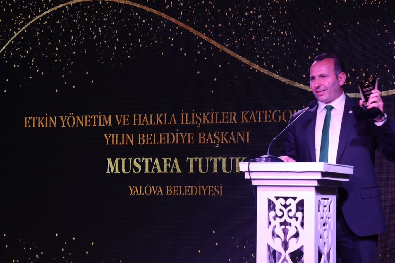 Etkin Yönetim ve Halkla İlişkiler Ödülü Yalova Belediyesinin