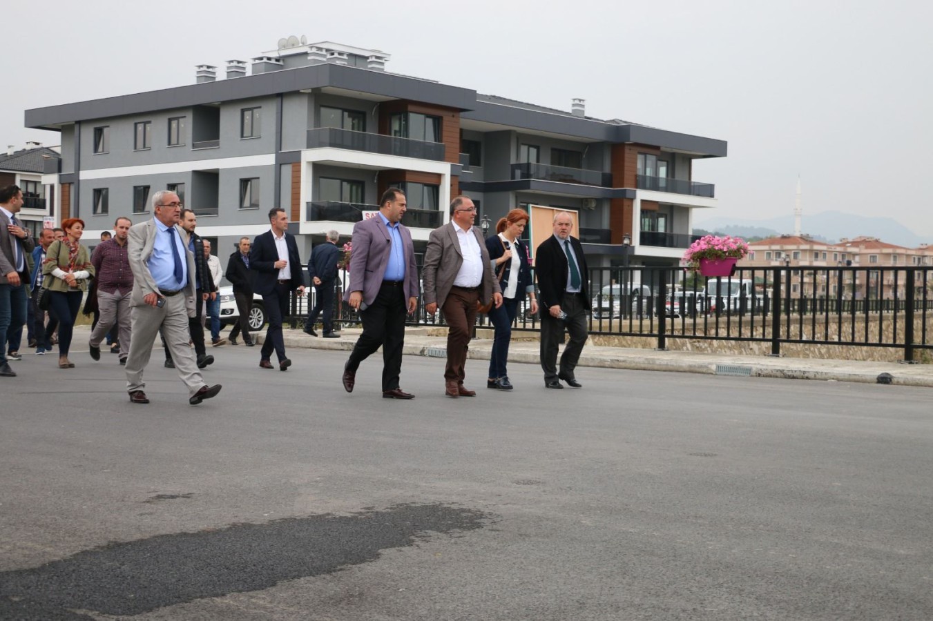 FEN İŞLERİ 14 MAHALLEYE EŞİT HİZMET ÜRETTİ