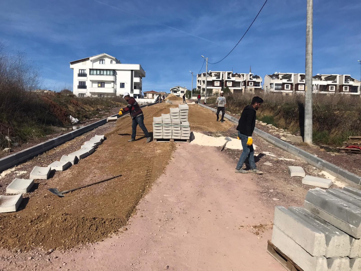 FEN İŞLERİ MÜDÜRLÜĞÜ EKİPLERİ BİRÇOK NOKTADA ÇALIŞIYOR
