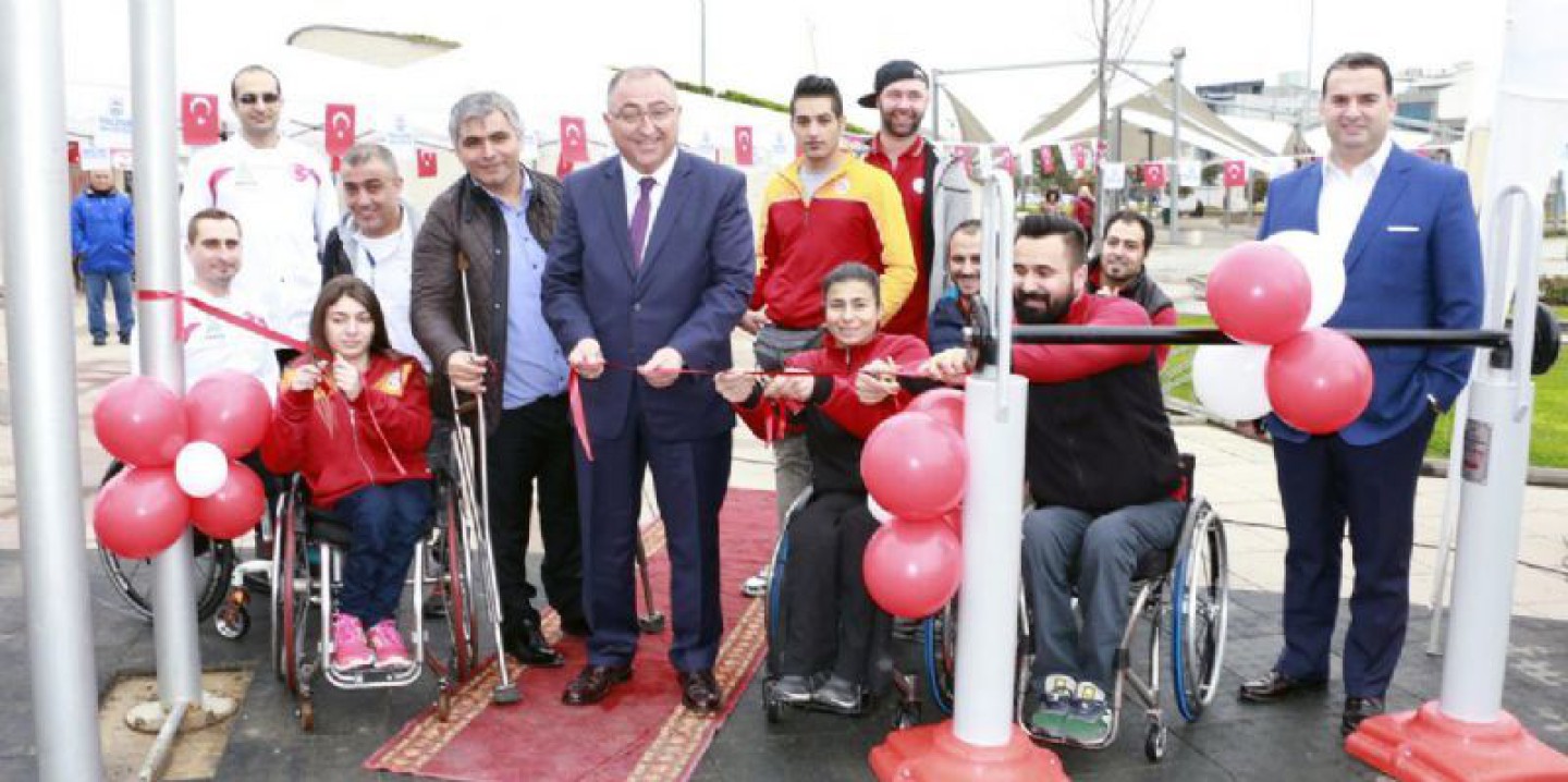 Galatasaraylı Sporcuların Katılımıyla Engelsiz Park Hizmete Açıldı