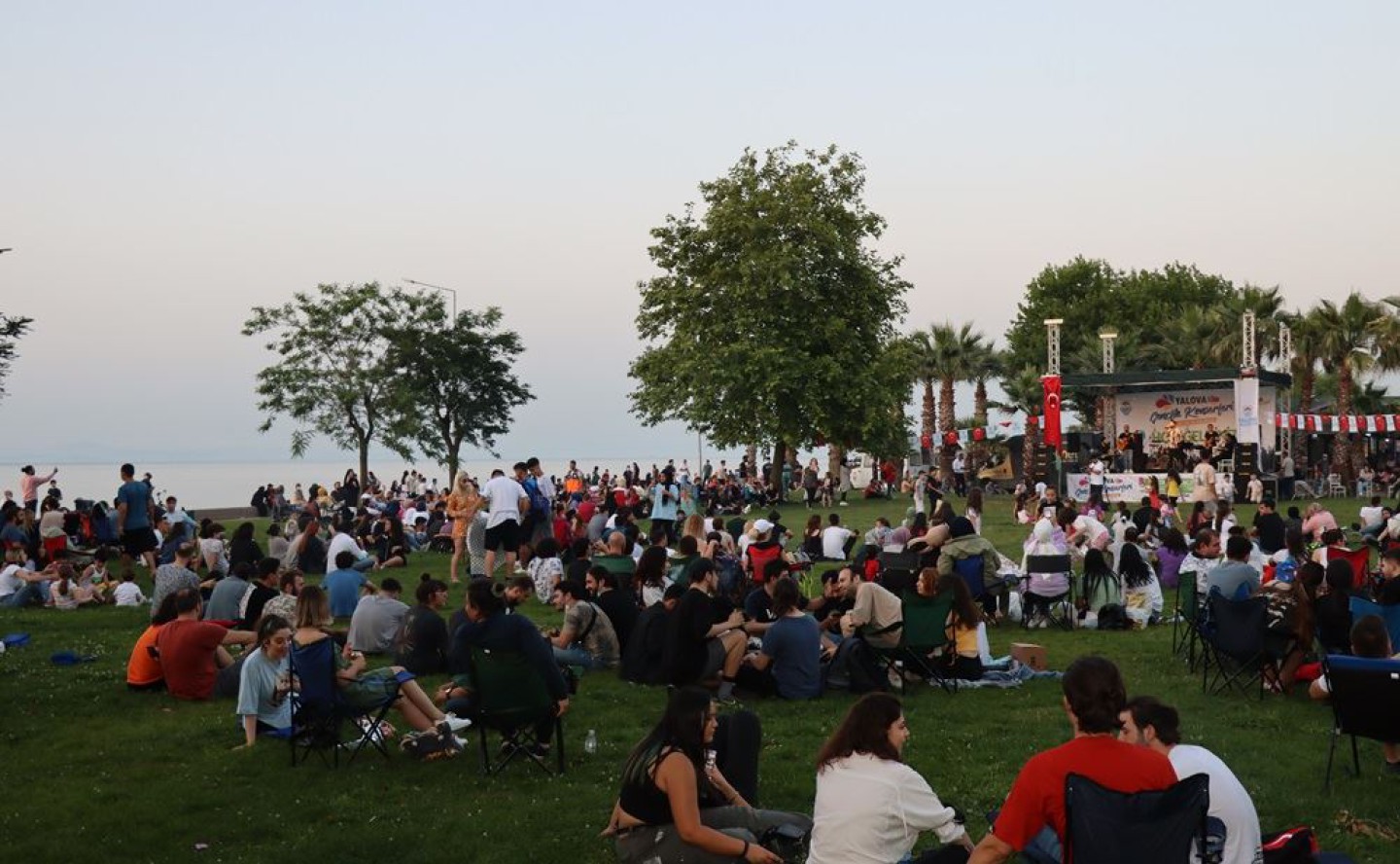 GENÇLİK KONSERLERİNE YOĞUN İLGİ