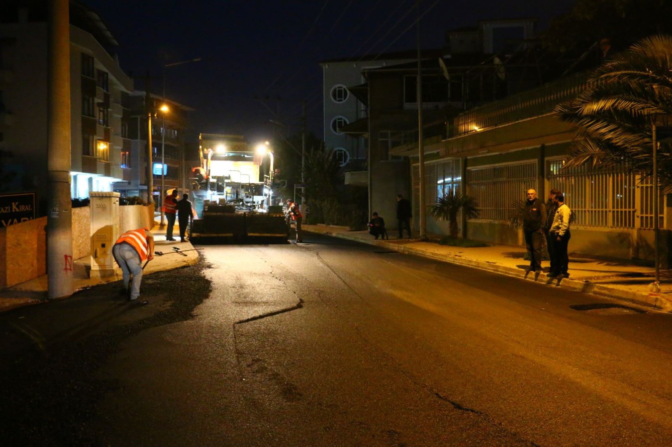 GİRNE CADDESİ ASFALTLANDI