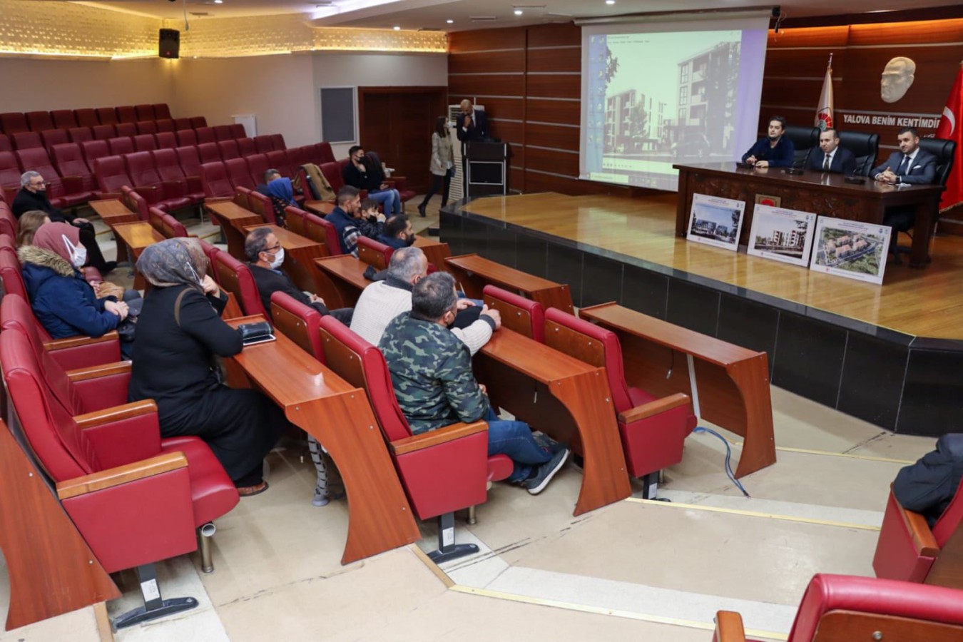 HAK SAHİBİ VATANDAŞLARLA BULUŞULUYOR