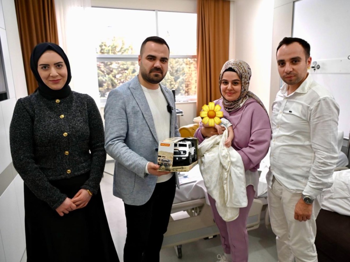 HASTALARA VE YENİ DOĞAN BEBEKLERE ANLAMLI ZİYARET