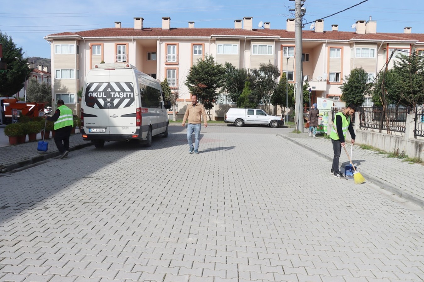 HER BİR MAHALLE KÖŞE BUCAK TEMİZLENİYOR