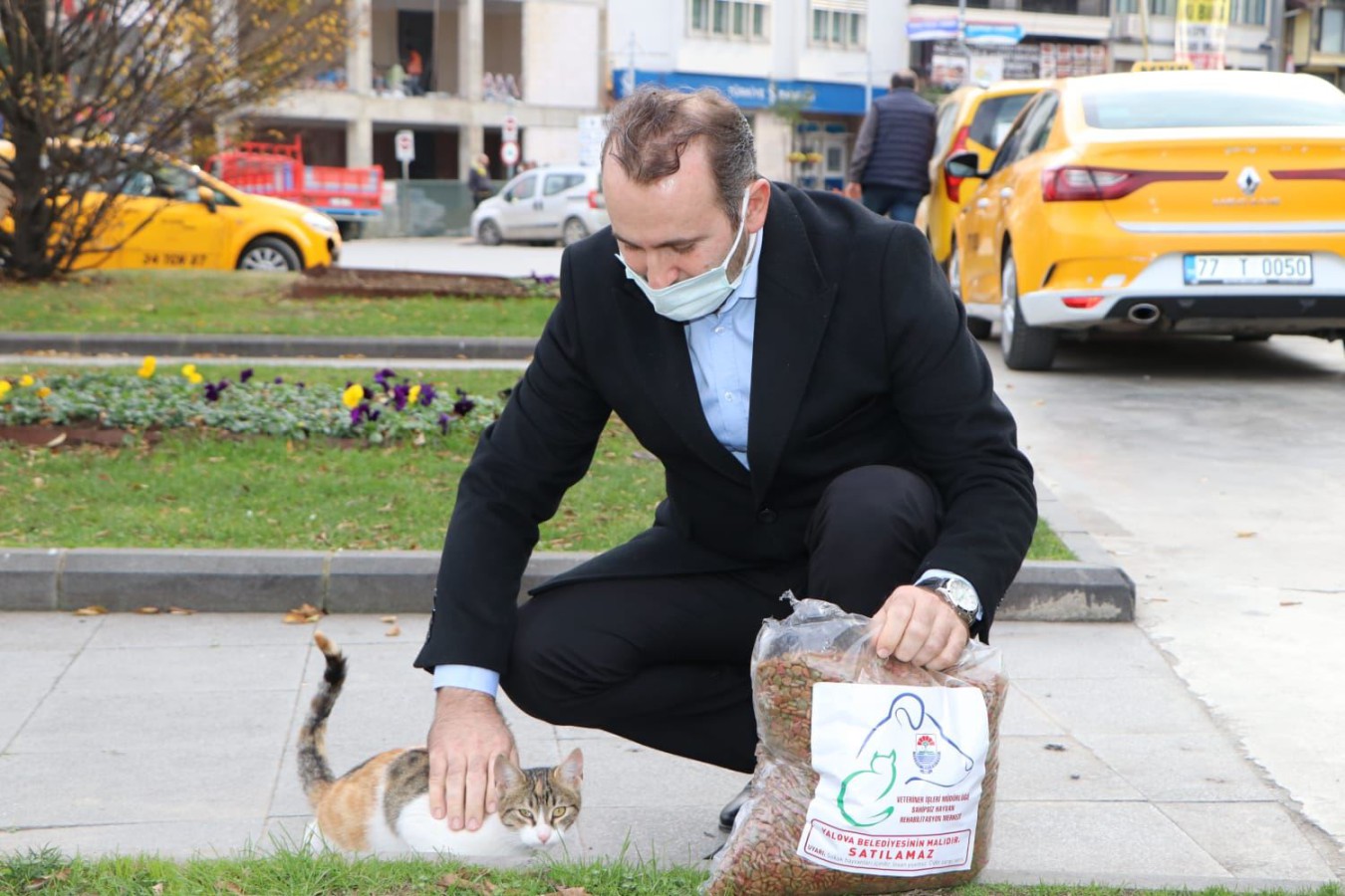 HERKES EVDE YALOVA BELEDİYESİ CAN DOSTLAR İÇİN GÖREVDE