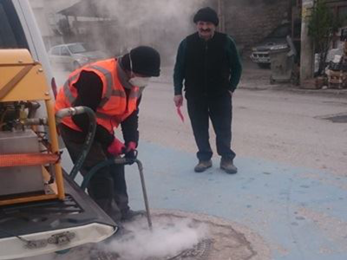 İLAÇLAMA ÇALIŞMALARI KIŞINDA DEVAM EDİYOR