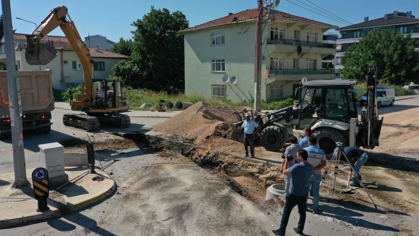 İSMETPAŞA MAHALLESİ ALTYAPISI HIZLA DEĞİŞİYOR