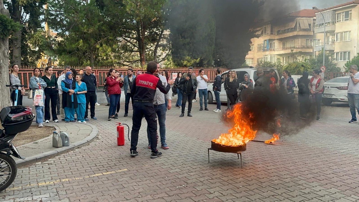 İTFAİYE MÜDÜRLÜĞÜ EĞİTİMLERİNE DEVAM EDİYOR