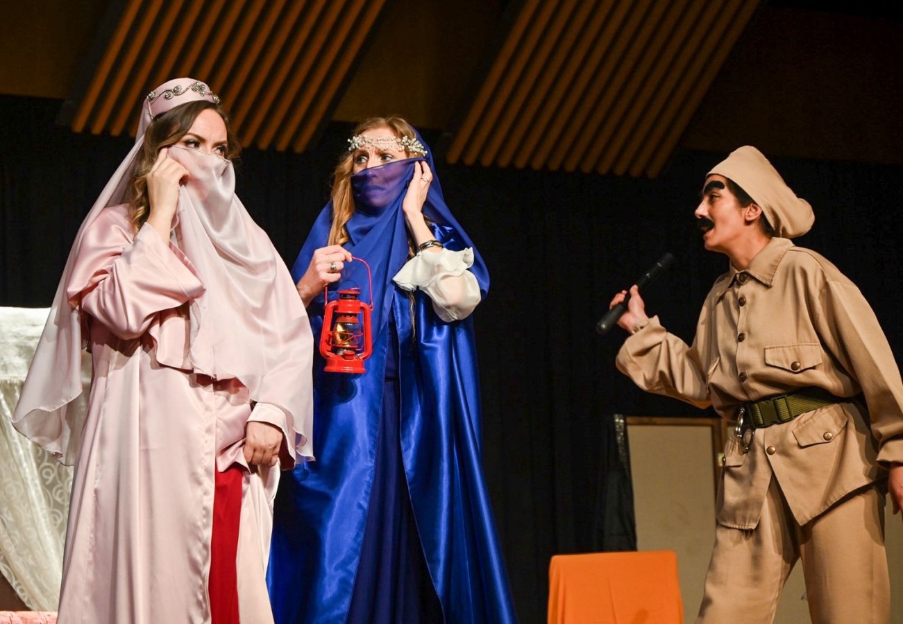 KADIN TİYATRO TOPLULUĞU'MUZUN GÖSTERİSİ BÜYÜK ALKIŞ ALDI