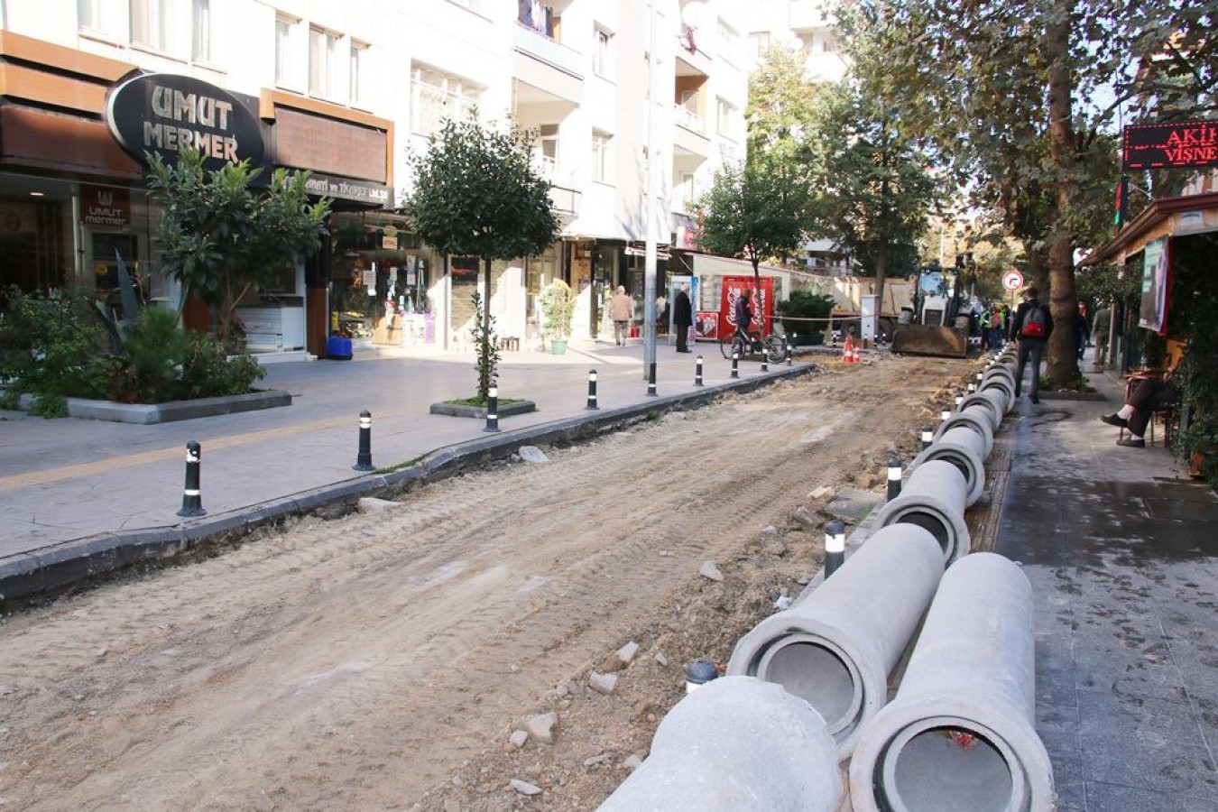 KANALİZASYON HATLARI YENİLENİYOR