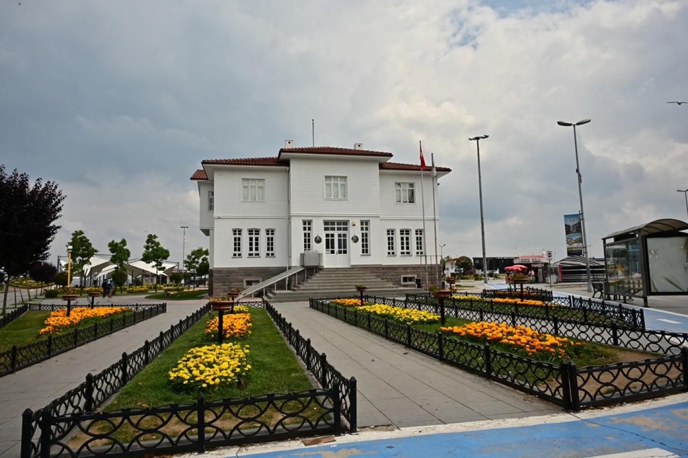 KENT ESTETİĞİNİ GÜZELLEŞTİRME ÇALIŞMALARI DEVAM EDİYOR