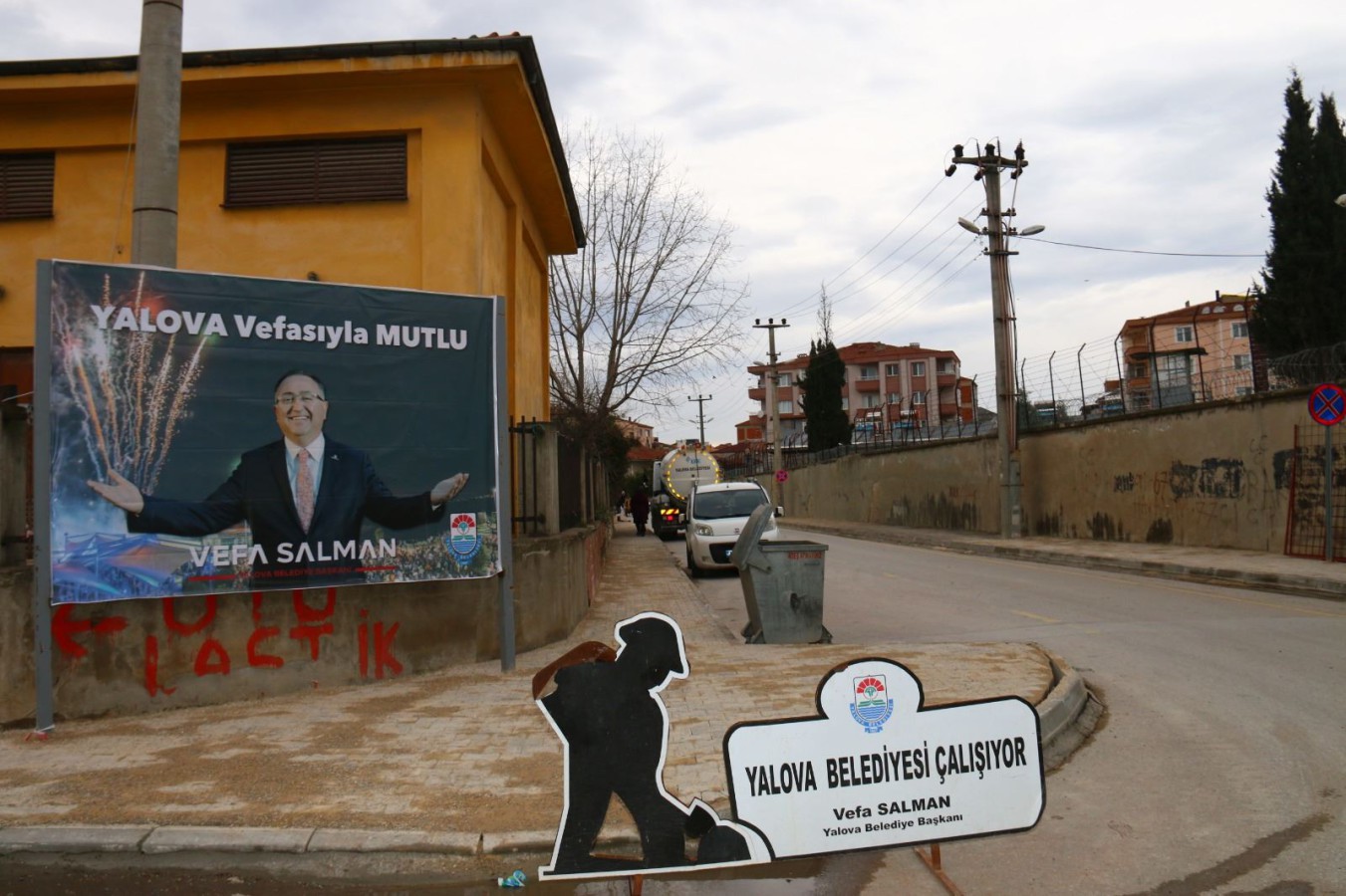 KENTİN MUHTELİF YERLERİNDE YAPILAN ÇALIŞMALAR DEVAM EDİYOR